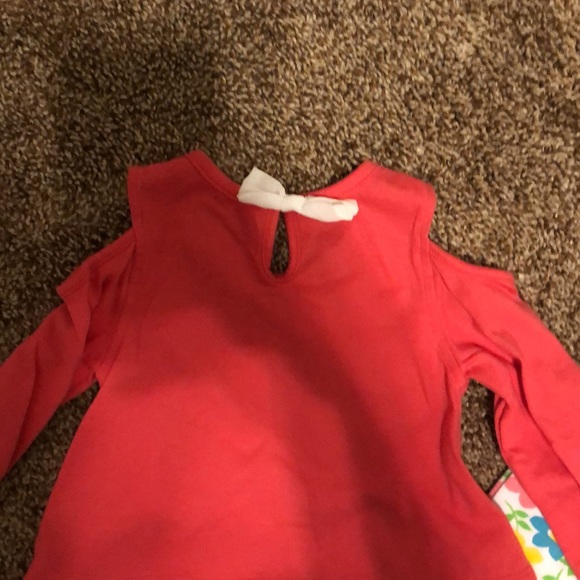 Like new baby girls matching set - Picture 3 of 4